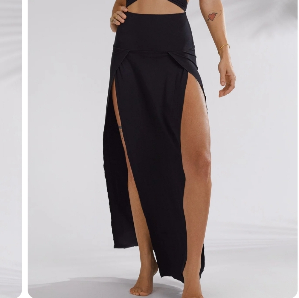 Royal Codes Double Slit Skirt Large